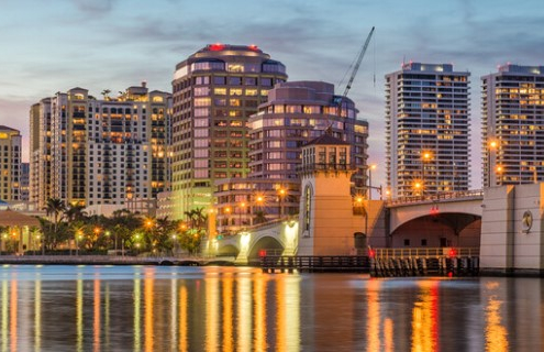 downtown west palm beach-palm beach county_canstockphoto53573317 770x320
